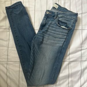Abercrombie & Fitch Low Rise Distressed Jeans Size 6 Long